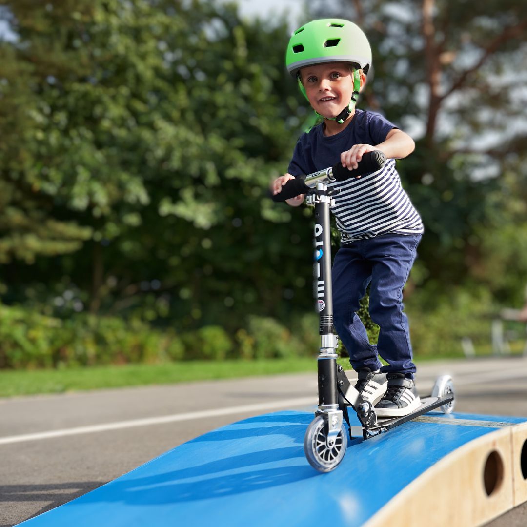 Junge fährt über Rampe - (C) Marusia Luft